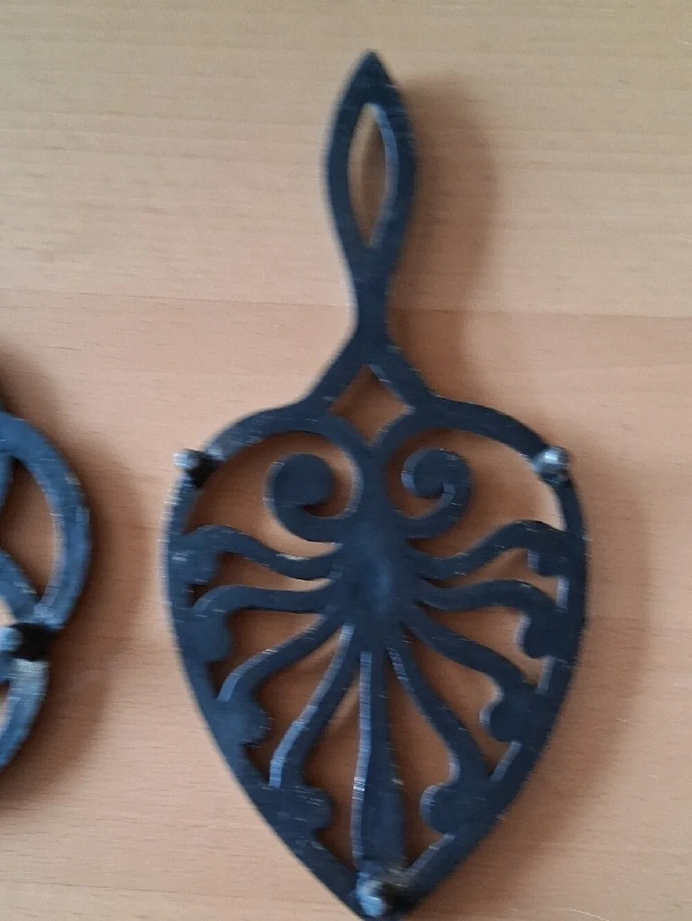 Decorative Black Lightweight Metal Wall Hooks/Trivet– Set of 3